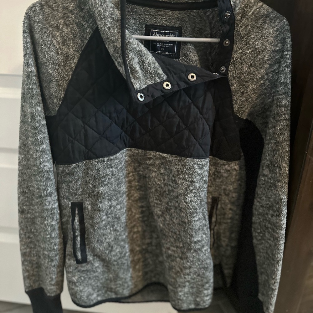Abercrombie and Fitch Pullover Sweater